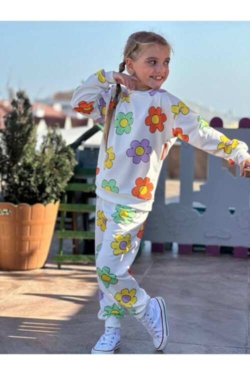 Renkli Baskılı Desenli Kız Çocuk Takımı